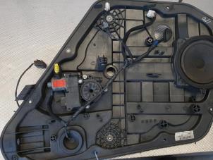 Usagé Mécanique vitre 4portes arrière droite Hyundai i40 CW (VFC) 1.7 CRDi 16V Prix € 30,00 Règlement à la marge proposé par Gebr Opdam B.V.