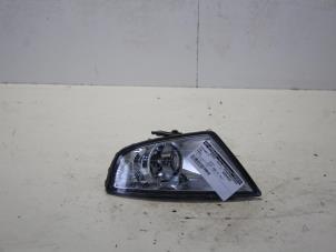 Used Fog light, front left Ford Mondeo III Price on request offered by Gebr Opdam B.V.