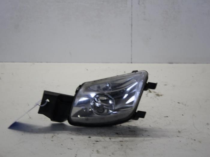 Fog light, front right from a Peugeot 308 (4A/C) 1.6 HDi 16V FAP 2012