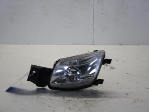 Used Fog light, front right Peugeot 308 (4A/C) 1.6 HDi 16V FAP Price on request offered by Gebr Opdam B.V.