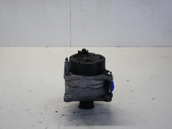 Begagnade Dynamo Seat Cordoba (6C2/6K2) 1.6i SXE Pris € 26,00 Marginaltabell erbjuds av Gebr Opdam B.V.