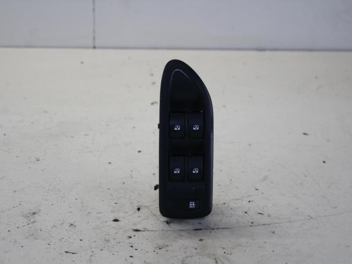 Usados Interruptor de ventanilla eléctrica Renault Laguna II (BG) 1.6 16V Precio de solicitud ofrecido por Gebr Opdam B.V.
