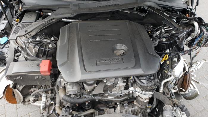 Getriebe van een Jaguar XF (X260) 2.0d 180 16V 2016