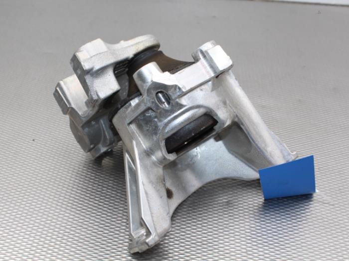 Used Engine mount Honda CR-V (RE/RM) 2.0 16V Price on request offered by Gebr Opdam B.V.