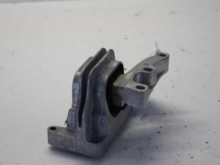Used Engine mount Seat Ibiza ST (6J8) 1.0 EcoTSI 12V Price € 34,00 Margin scheme offered by Gebr Opdam B.V.