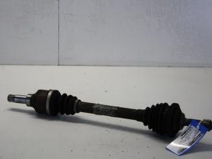 Usados Eje de transmisión izquierda delante Peugeot 206 (2A/C/H/J/S) 1.4 XR,XS,XT,Gentry Precio € 40,00 Norma de margen ofrecido por Gebr Opdam B.V.