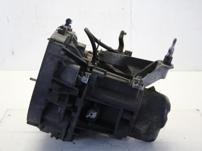 Getriebe van een Renault Clio III (BR/CR) 1.2 16V 75 2008