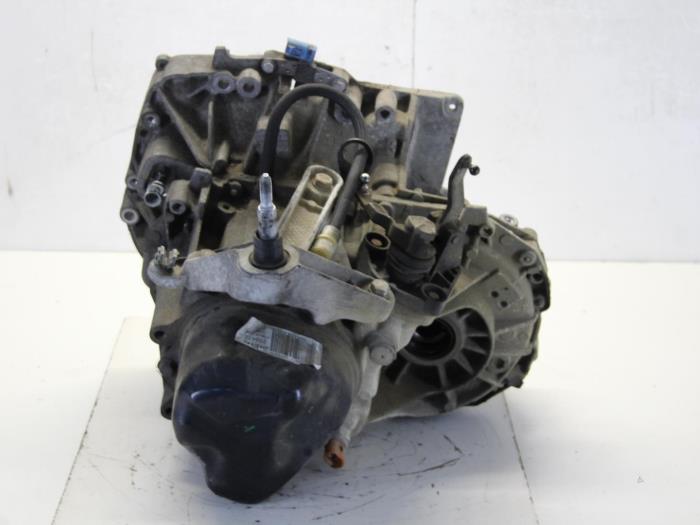 Getriebe van een Renault Clio III (BR/CR) 1.2 16V 75 2008