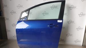 Gebrauchte Tür 4-türig links vorne Mazda 5 (CR19) 2.0i 16V Preis € 125,00 Margenregelung angeboten von Gebr Opdam B.V.