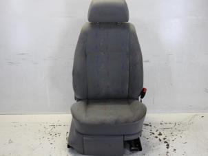 Gebrauchte Sitz rechts Volkswagen Caddy III (2KA,2KH,2CA,2CH) 1.9 TDI Preis auf Anfrage angeboten von Gebr Opdam B.V.