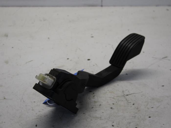 Gebrauchte Gaspedalposition Sensor Peugeot 206 (2A/C/H/J/S) 1.4 XR,XS,XT,Gentry Preis € 21,00 Margenregelung angeboten von Gebr Opdam B.V.