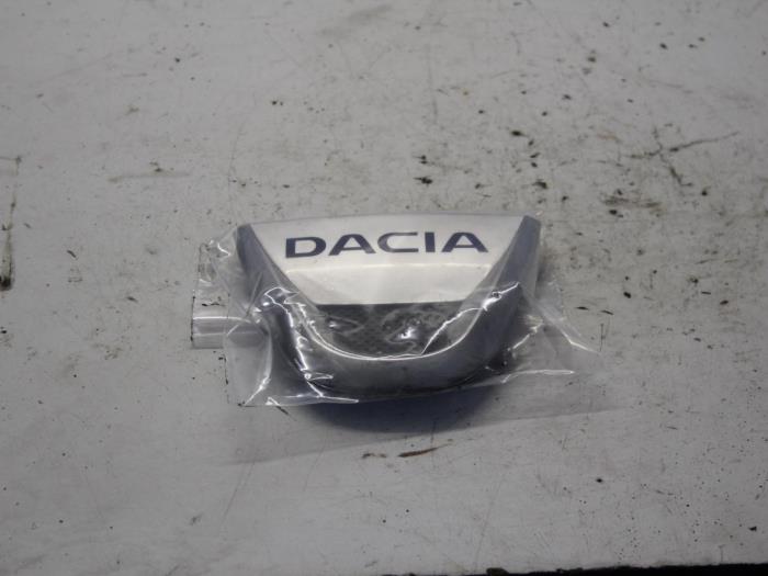 Używane Emblemat Dacia Logan MCV I (KS) 1.6 Cena na żądanie oferowane przez Gebr Opdam B.V.