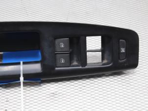 Usados Interruptor combinado de ventanillas Volkswagen Polo IV (9N1/2/3) 1.4 16V 75 Precio de solicitud ofrecido por Gebr Opdam B.V.