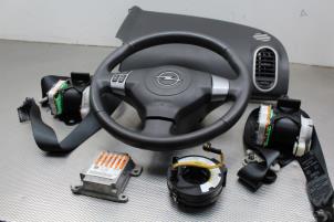 Gebrauchte Airbag Set + Modul Opel Agila (B) 1.0 12V Preis € 250,00 Margenregelung angeboten von Gebr Opdam B.V.