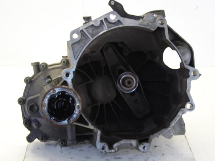 Usagé Boîte de vitesse Volkswagen Polo IV (9N1/2/3) 1.2 12V Prix € 128,00 Règlement à la marge proposé par Gebr Opdam B.V.