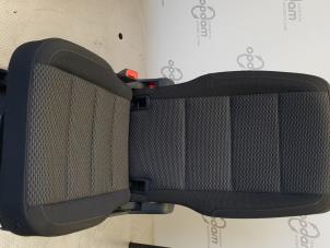 Gebrauchte Sitz hinten Volkswagen Touran (5T1) 2.0 TDI 150 Preis auf Anfrage angeboten von Gebr Opdam B.V.
