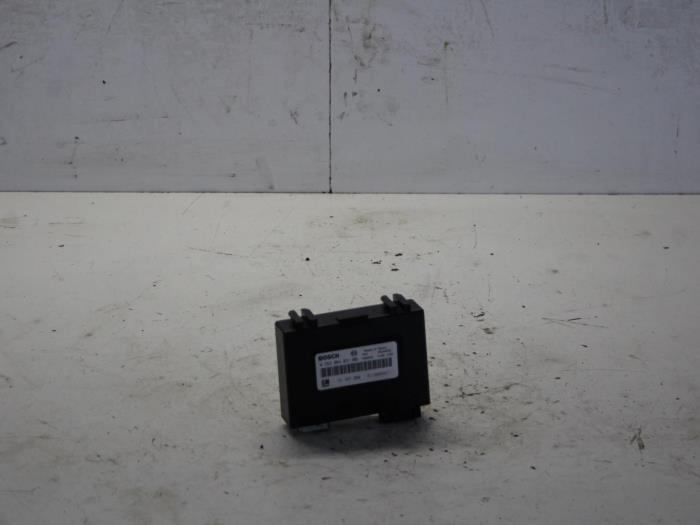 Begagnade PDC-modul Opel Signum (F48) 2.2 DGI 16V Pris € 42,00 Marginaltabell erbjuds av Gebr Opdam B.V.