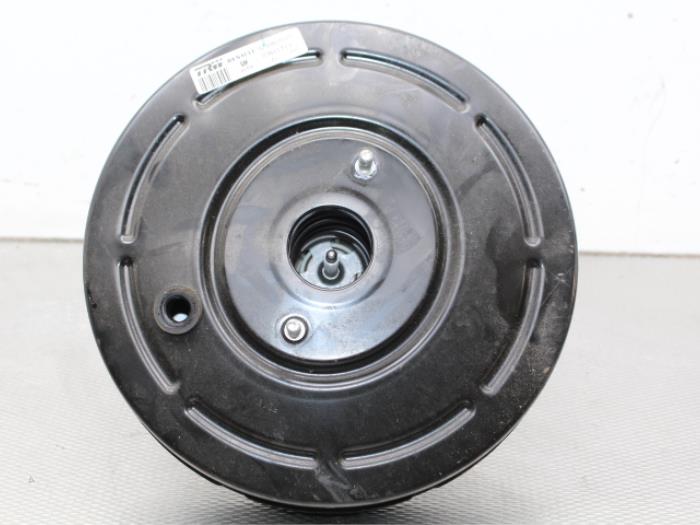 Usagé Servo frein Opel Vivaro 2.0 CDTI 16V Prix sur demande proposé par Gebr Opdam B.V.
