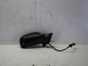 Used Wing mirror, right Peugeot 407 SW (6E) 2.0 16V Price € 60,00 Margin scheme offered by Gebr Opdam B.V.