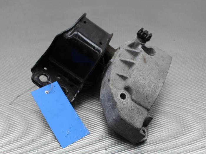 Used Engine mount Renault Kangoo Express (FW) ZE Price on request offered by Gebr Opdam B.V.