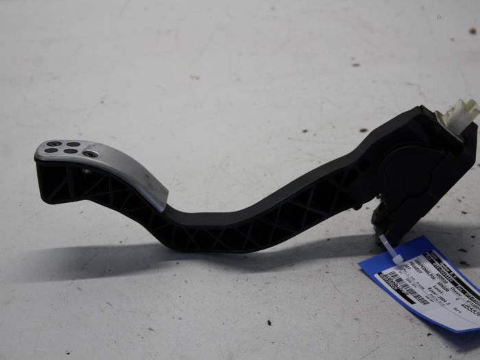 Begagnade Gaspedalsensor Peugeot 307 CC (3B) 2.0 16V Pris på förfrågan erbjuds av Gebr Opdam B.V.