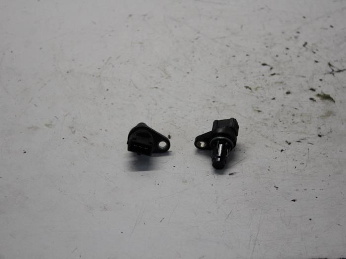 Begagnade Kamaxelsensor Kia Picanto (TA) 1.0 12V Pris på förfrågan erbjuds av Gebr Opdam B.V.