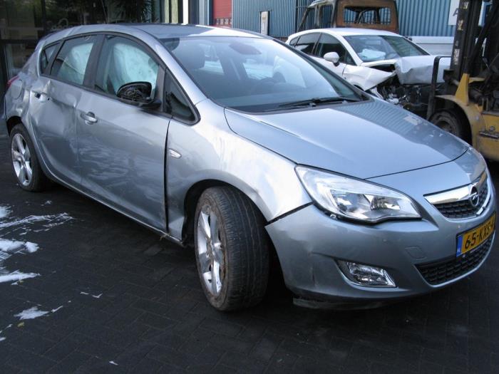 Begagnade Underram Opel Astra J (PC6/PD6/PE6/PF6) 1.6 16V Ecotec Pris € 85,00 Marginaltabell erbjuds av Gebr Opdam B.V.