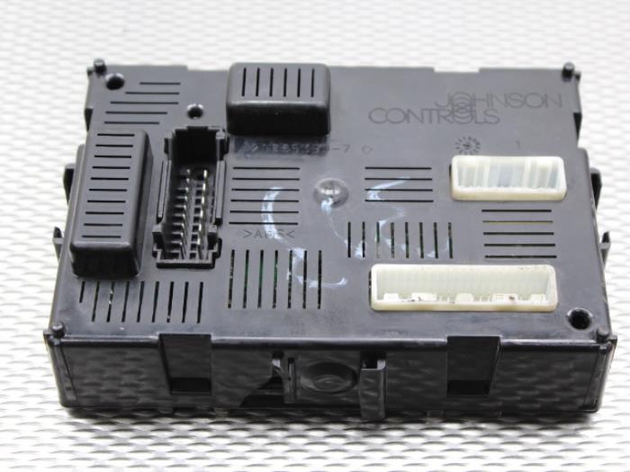 Used Body control computer Renault Clio III (BR/CR) 1.5 dCi 85 Price on request offered by Gebr Opdam B.V.