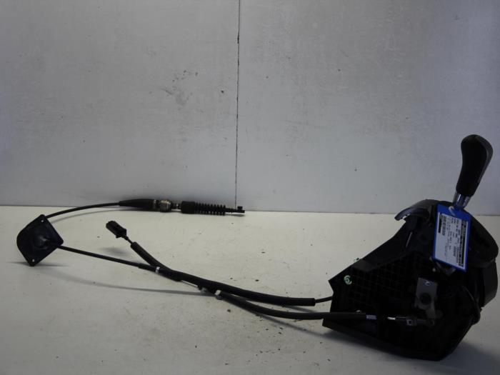 Cable de mando de caja de cambios de un Suzuki Splash 1.2 VVT 16V 2015