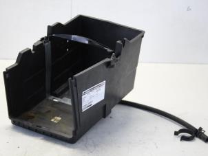 Used Battery box Ford Focus 3 Wagon 1.6 TDCi ECOnetic Price € 35,00 Margin scheme offered by Gebr Opdam B.V.