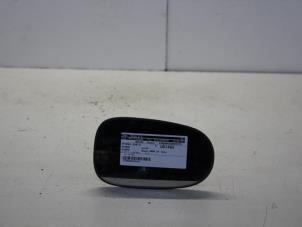 Używane Szyba lusterka prawego Nissan Almera (N16) 1.5 16V Cena na żądanie oferowane przez Gebr Opdam B.V.