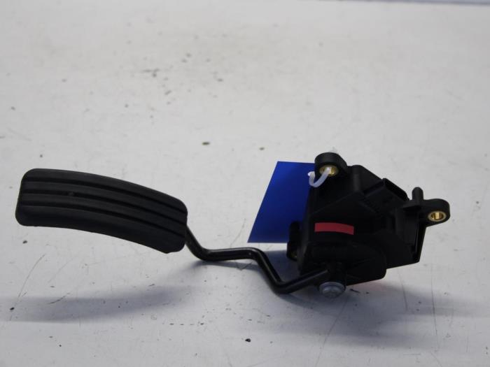 Begagnade Gaspedalsensor Renault Clio III (BR/CR) 1.2 16V 75 Pris € 34,00 Marginaltabell erbjuds av Gebr Opdam B.V.