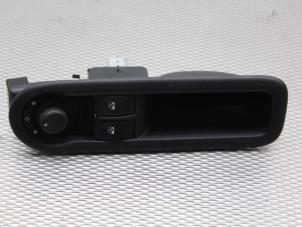 Used Multi-functional window switch Renault Clio III (BR/CR) 1.5 dCi FAP Price on request offered by Gebr Opdam B.V.