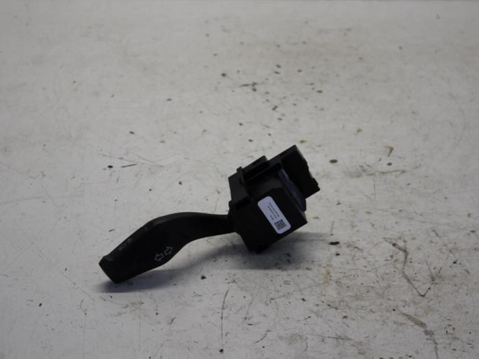 Indicator switch from a Ford Focus 3 Wagon 1.6 TDCi ECOnetic 2013