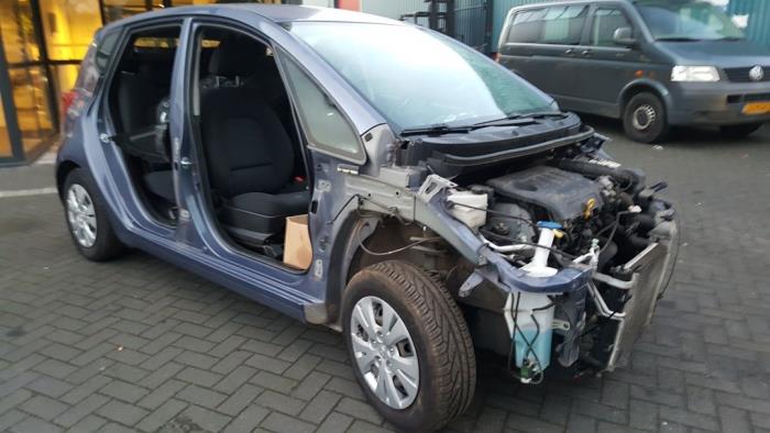 Knuckle, front right from a Hyundai iX20 (JC) 1.4 CRDi 16V 2011