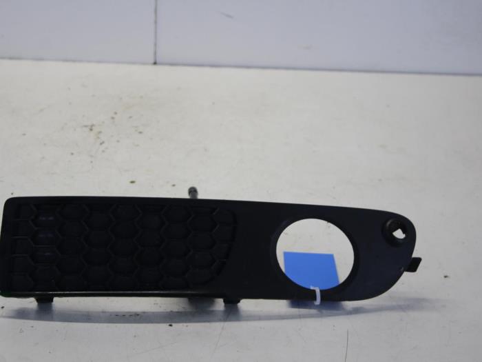 Volvo S80 Bumper grilles stock | ProxyParts.com
