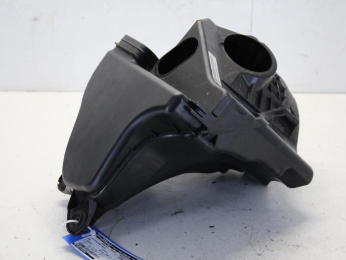 Gebrauchte Luftfiltergehäuse BMW 1 serie (E87/87N) 118i 16V Preis € 26,00 Margenregelung angeboten von Gebr Opdam B.V.