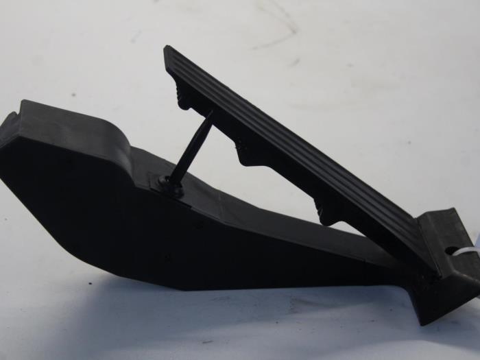 Begagnade Gaspedalsensor BMW 1 serie (E87/87N) 116i 1.6 16V Pris på förfrågan erbjuds av Gebr Opdam B.V.