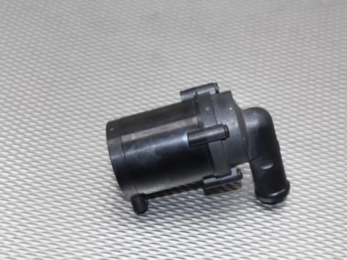 Vattenpump från en Volvo V70 (BW) 1.6 T4 16V 2013