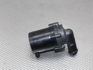 Vattenpump från en Volvo V70 (BW) 1.6 T4 16V 2013