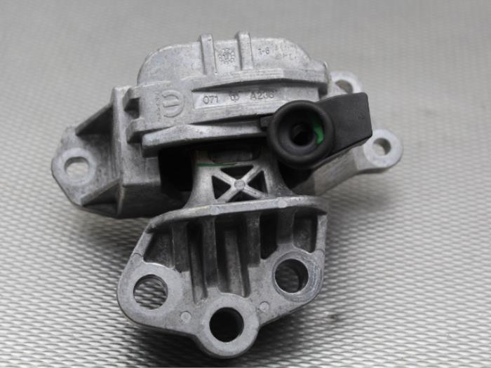 Used Engine mount Fiat Tipo (356H/357H) 1.4 T-Jet 16V Price on request offered by Gebr Opdam B.V.