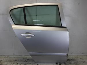Usagé Portière 4portes arrière droite Opel Astra H (L48) 1.6 16V Twinport Prix € 90,00 Règlement à la marge proposé par Gebr Opdam B.V.