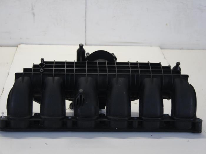 Intake manifold from a BMW 1-Serie 2008