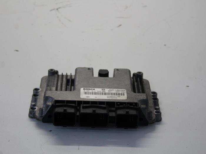Used Engine management computer Renault Scénic II (JM) 1.9 dCi 130 Price on request offered by Gebr Opdam B.V.