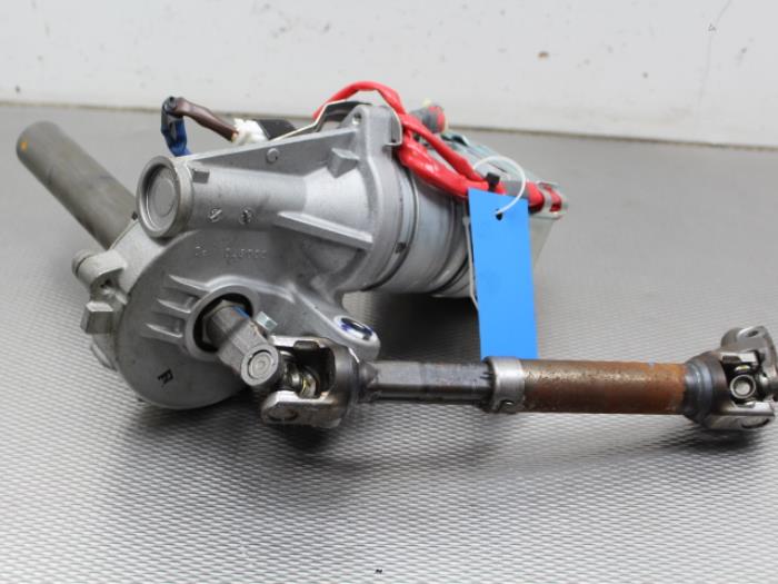 Steering column housing from a Toyota Auris Touring Sports (E18) 1.8 16V Hybrid 2015