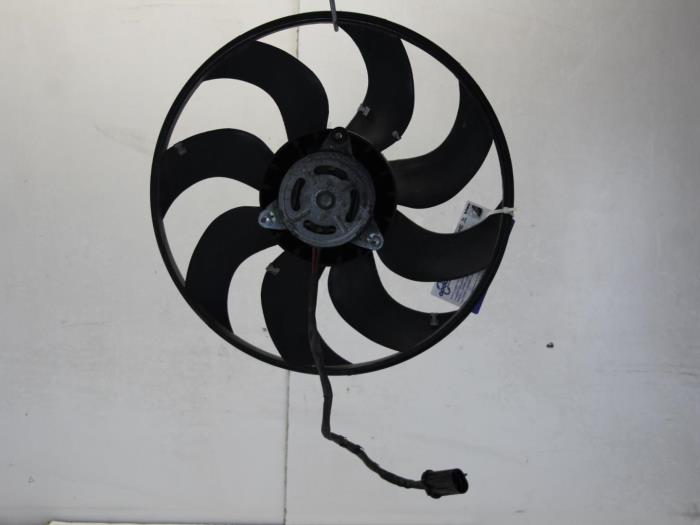 Fan motor from a Abarth 500/595/695 1.4 T-Jet 16V 2011