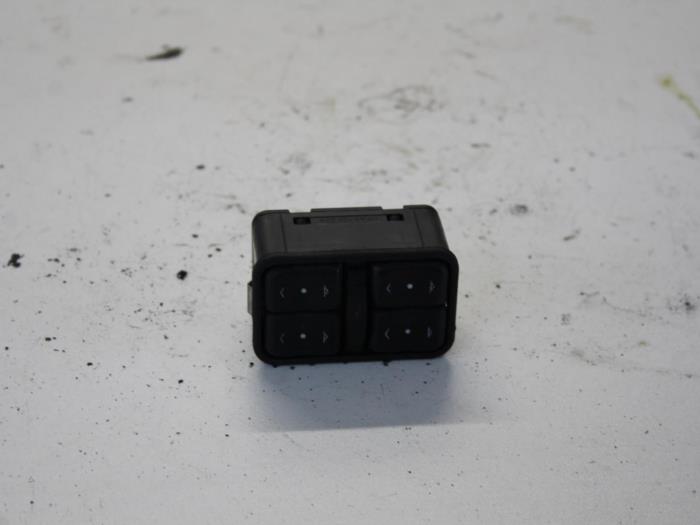 Electric window switch Opel Zafira 1.6 16V - 90561086