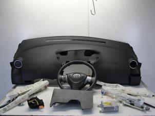 Usagé Kit + module airbag Toyota Yaris II (P9) 1.33 16V Dual VVT-I Prix sur demande proposé par Gebr Opdam B.V.