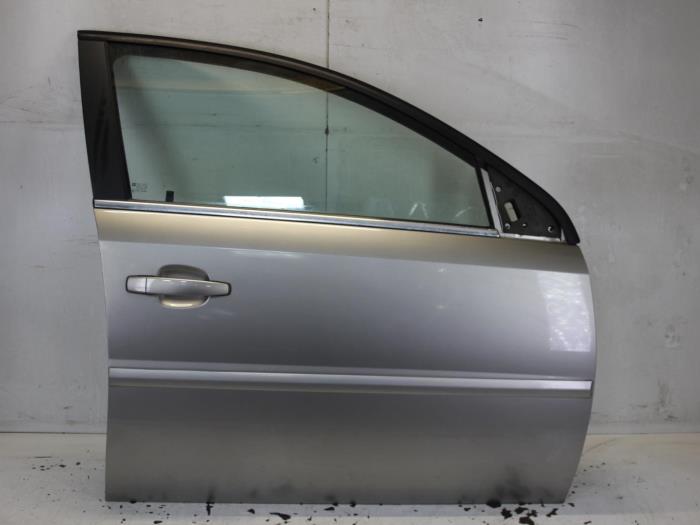 Front door 4-door, right from a Opel Signum (F48) 2.2 DGI 16V 2003