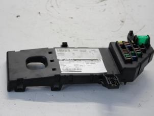 Used Fuse box Opel Signum (F48) 2.2 DGI 16V Price on request offered by Gebr Opdam B.V.